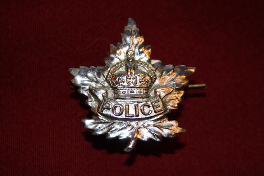 Generic Canada Police Cap Badge - circe 1935