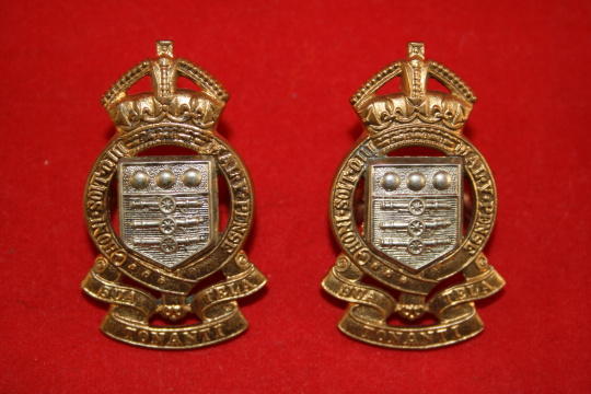 WW2 Royal Ordnace Corps Collar Badge Pair - lugs