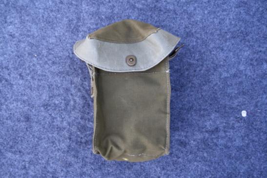 Mint 1943 British Light Respirator Bag in Green