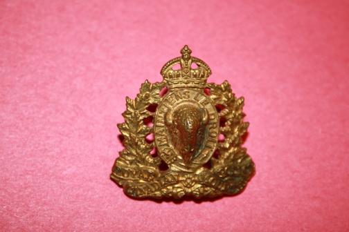 RCMP Kings Crown Collar Badge