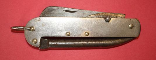 Canadian issue WW2 pocket knife - C Broad Arrow