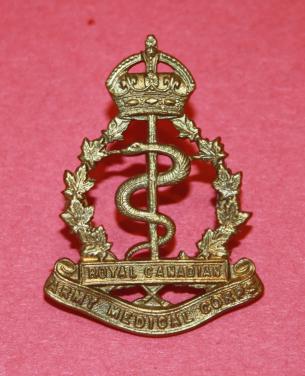 WW2 RCAMC Cap Badge