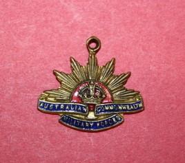 WW2 Australian Commonwealth Military Forces Sweetheart Pendant