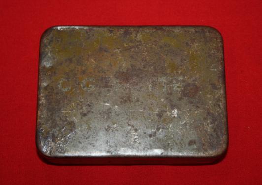 WW2 Canadian CIGARETTES Ration Tin