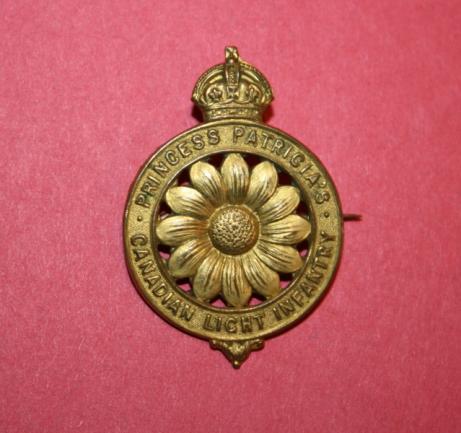 WW1 PPCLI Marguerite Gilt Officer Cap Badge