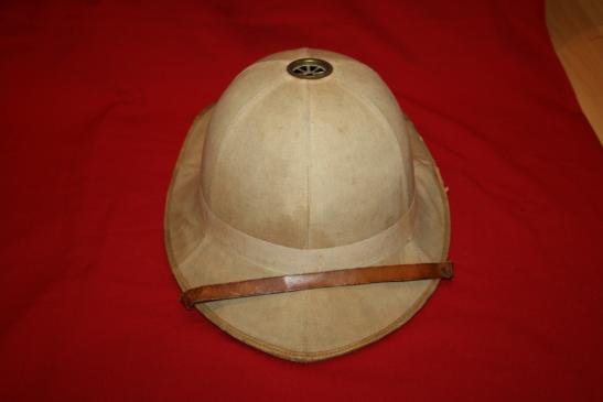 1914 Dated Canadian Pith Helmet - Extra photos