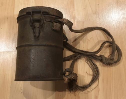 WW1 German Gas Mask and Can